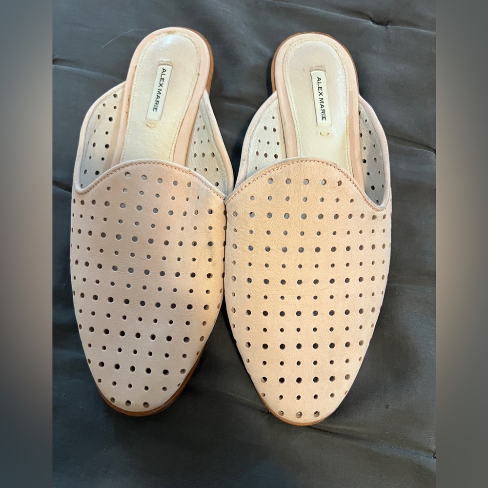 Alex Marie Women's blush pink Leather Flats Size 7.5
